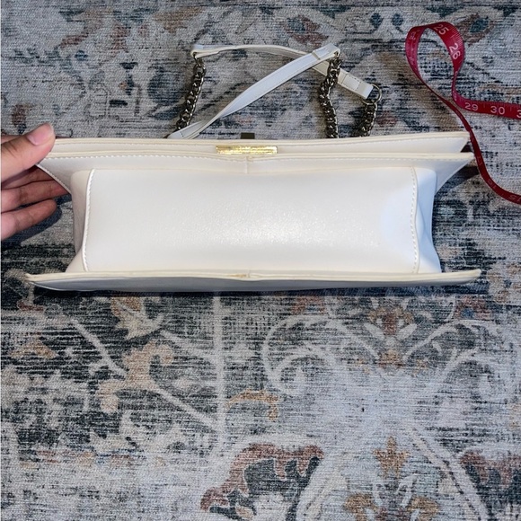 Woven gold chain crossbody shoulder bag - Picture 5 of 8